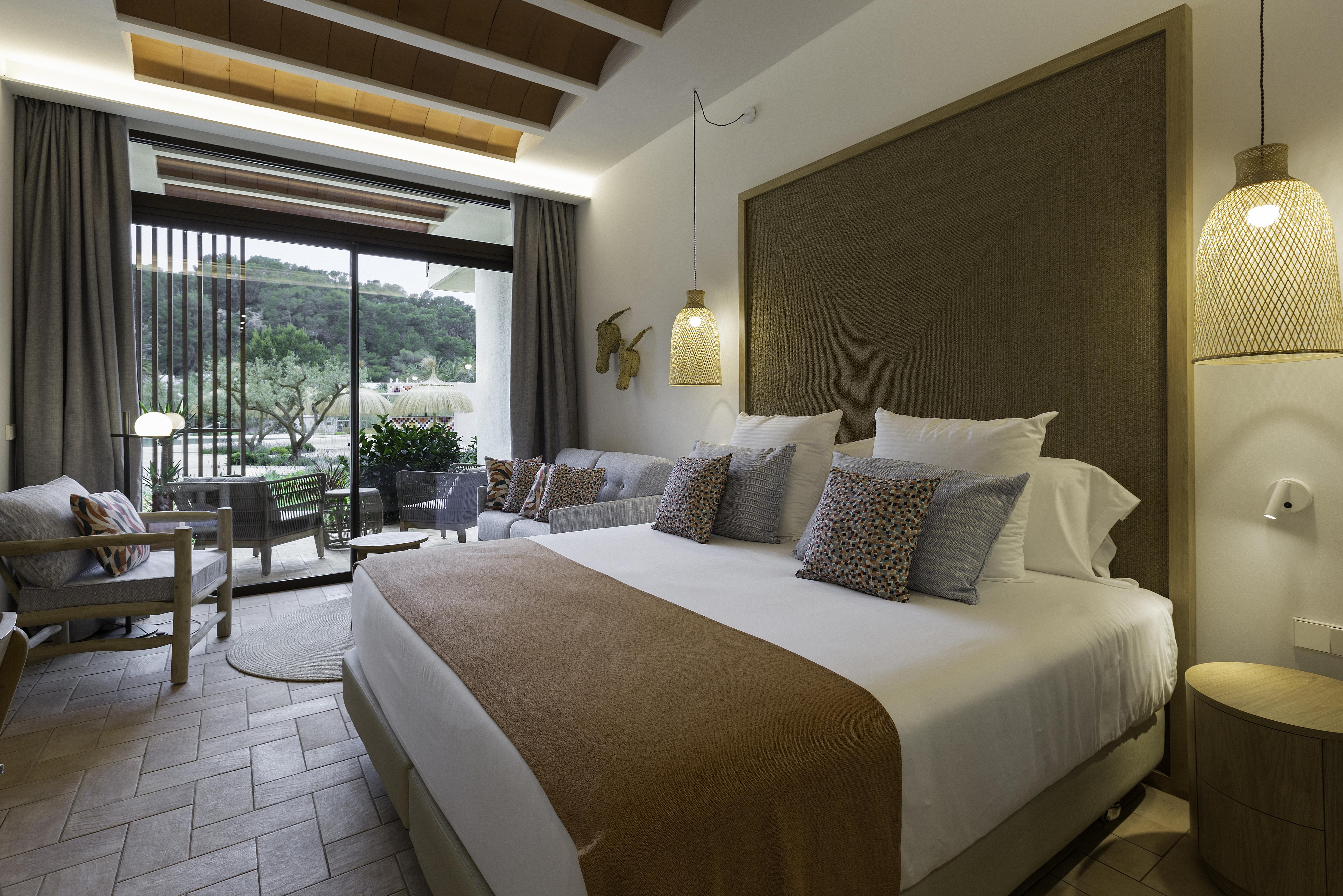 Cala San Miguel Ibiza Resort, Adults Only, Curio Collection By Hilton Port de Sant Miguel Εξωτερικό φωτογραφία Deluxe Room
