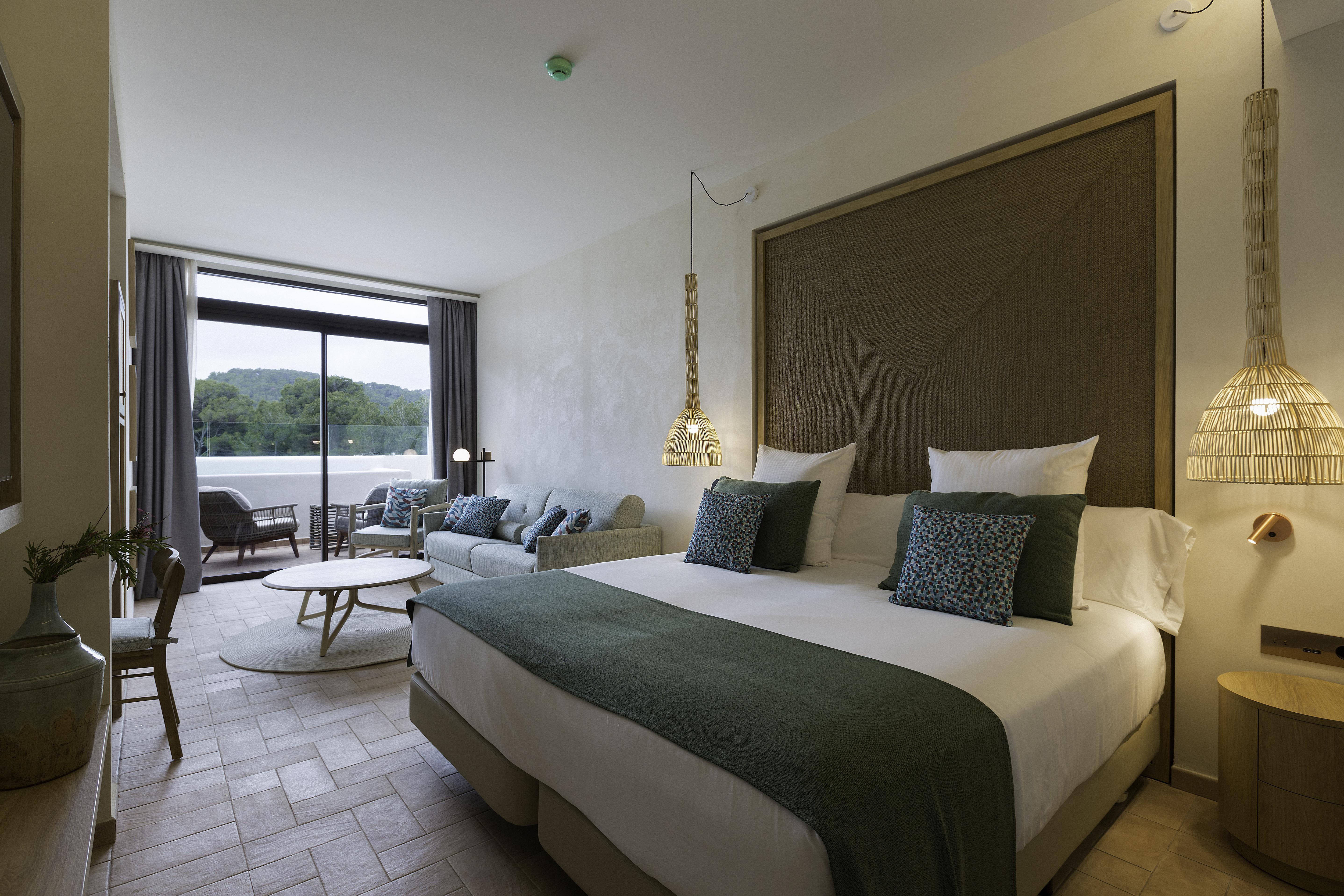 Cala San Miguel Ibiza Resort, Adults Only, Curio Collection By Hilton Port de Sant Miguel Εξωτερικό φωτογραφία Deluxe room