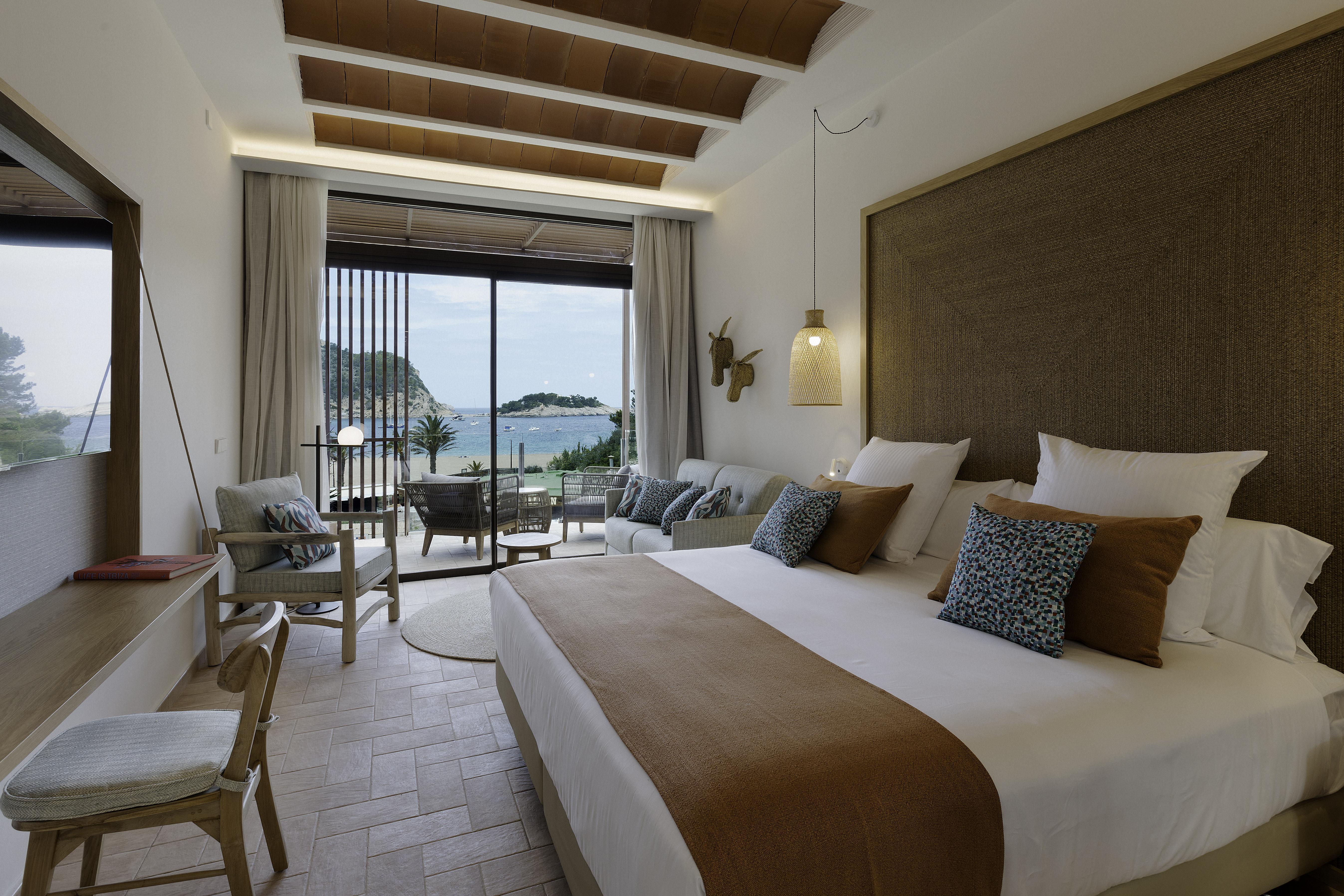 Cala San Miguel Ibiza Resort, Adults Only, Curio Collection By Hilton Port de Sant Miguel Εξωτερικό φωτογραφία Deluxe Seafront Room