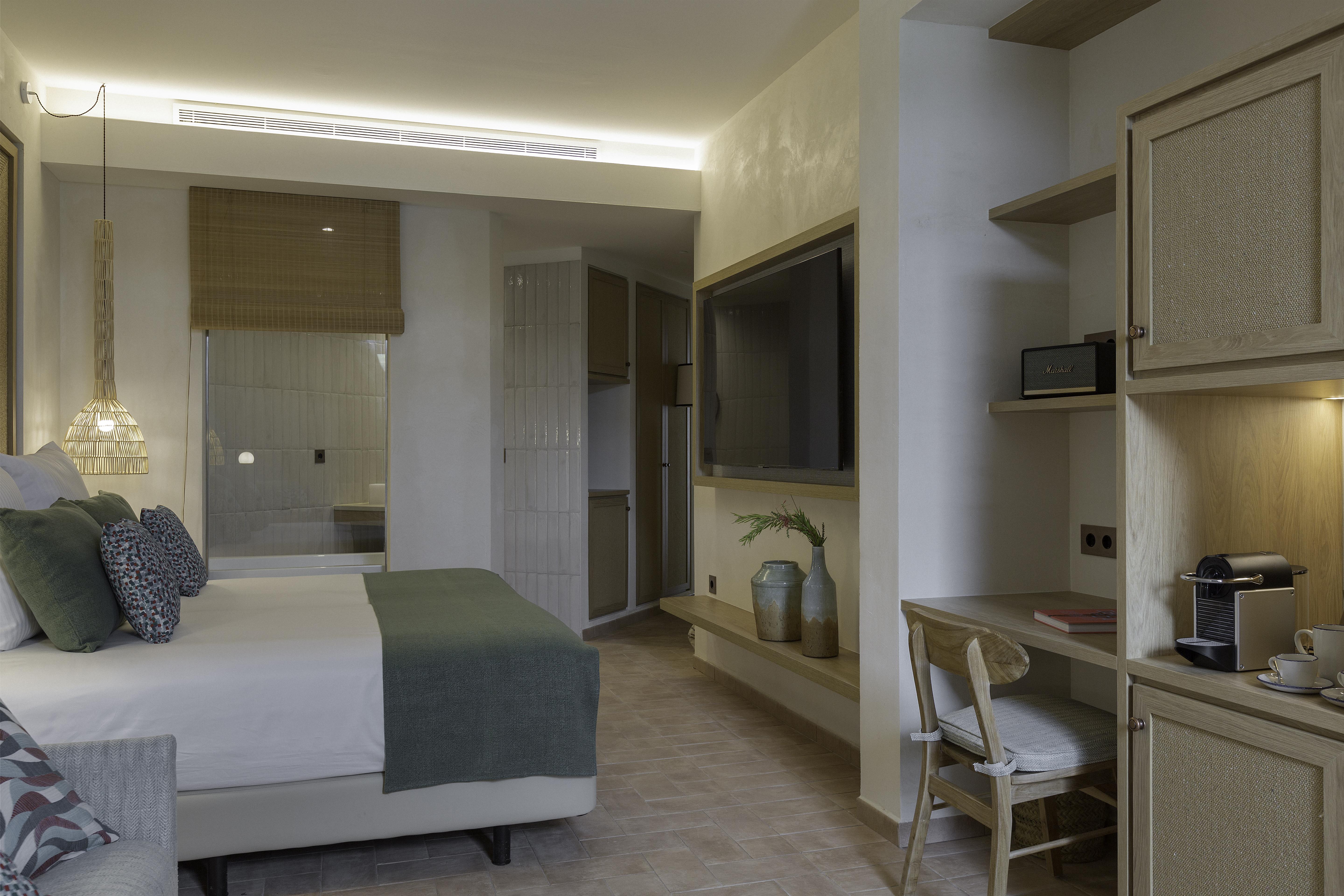 Cala San Miguel Ibiza Resort, Adults Only, Curio Collection By Hilton Port de Sant Miguel Εξωτερικό φωτογραφία Deluxe Room