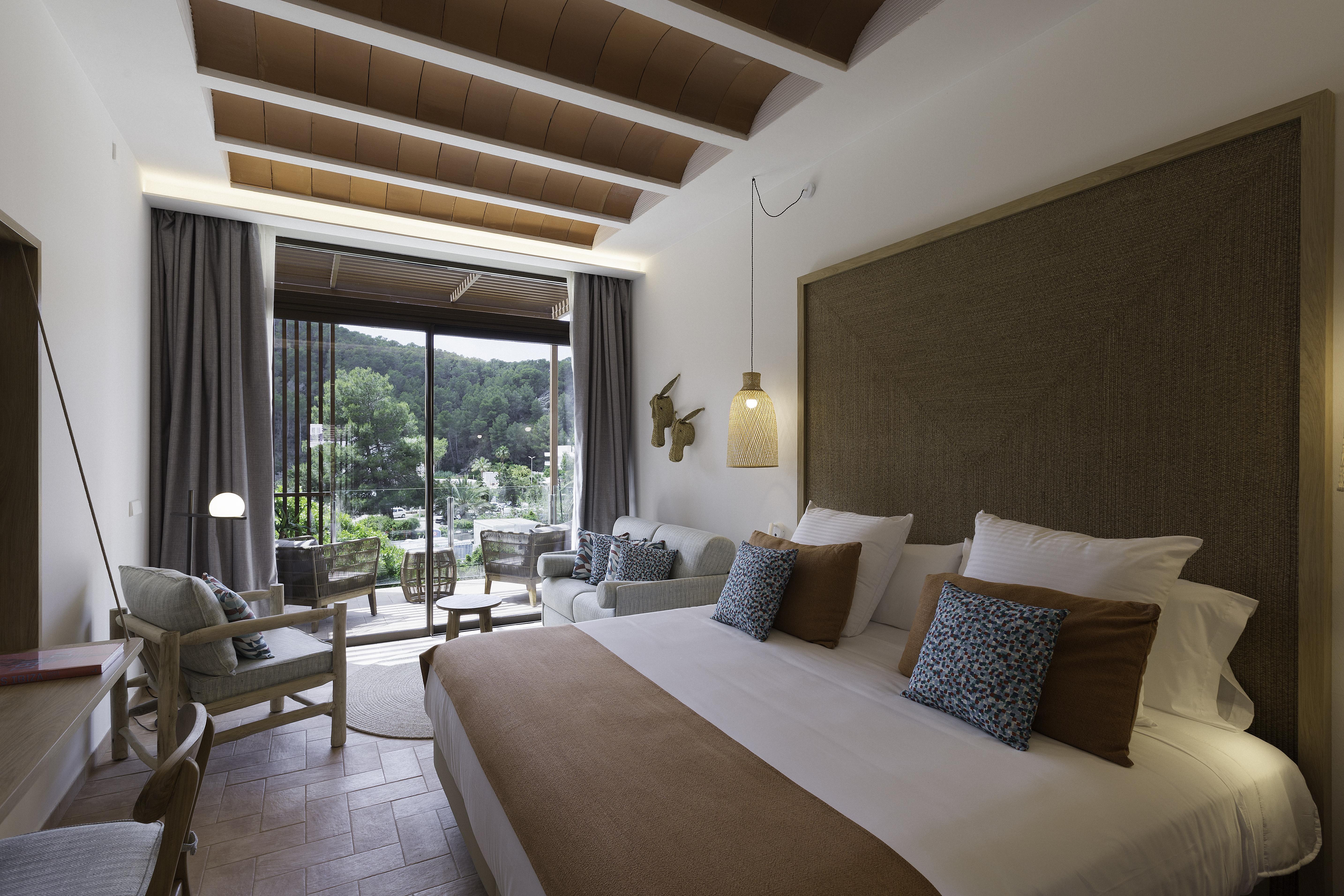 Cala San Miguel Ibiza Resort, Adults Only, Curio Collection By Hilton Port de Sant Miguel Εξωτερικό φωτογραφία Deluxe Room