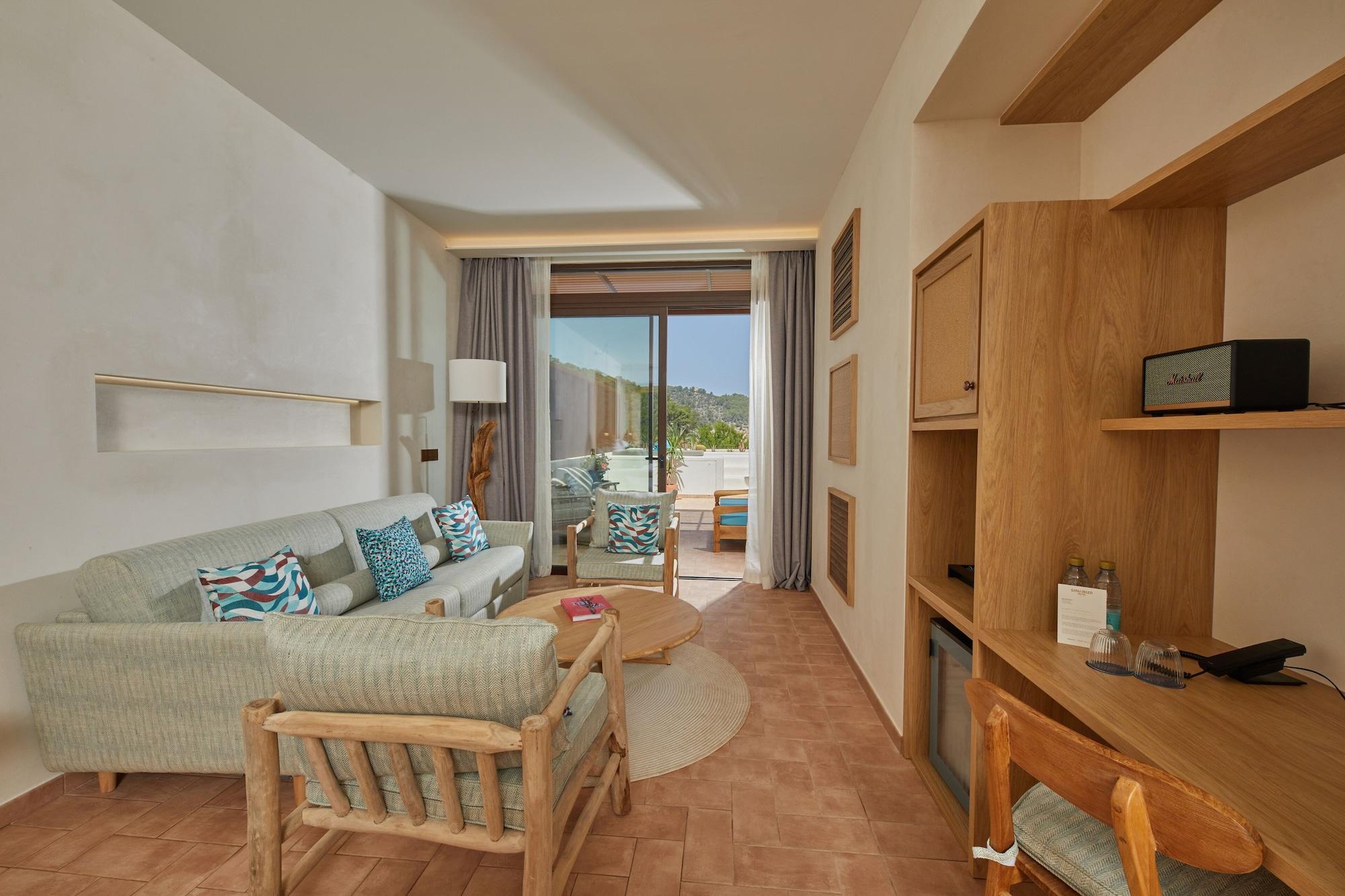 Cala San Miguel Ibiza Resort, Adults Only, Curio Collection By Hilton Port de Sant Miguel Εξωτερικό φωτογραφία A room at the hotel