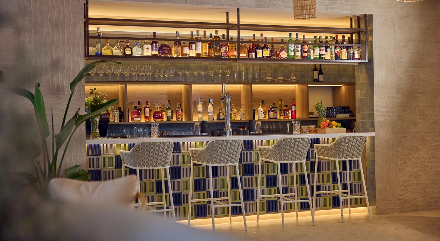 Cala San Miguel Ibiza Resort, Adults Only, Curio Collection By Hilton Port de Sant Miguel Εξωτερικό φωτογραφία The bar at the hotel