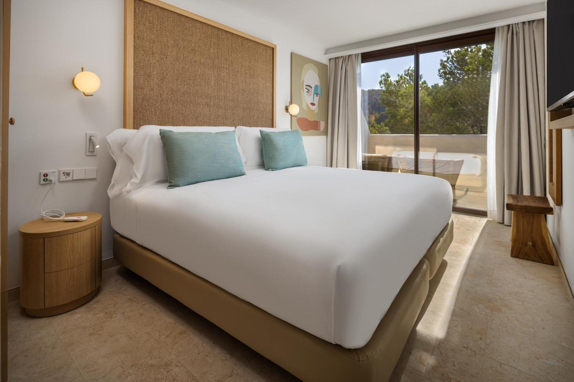 Cala San Miguel Ibiza Resort, Adults Only, Curio Collection By Hilton Port de Sant Miguel Εξωτερικό φωτογραφία